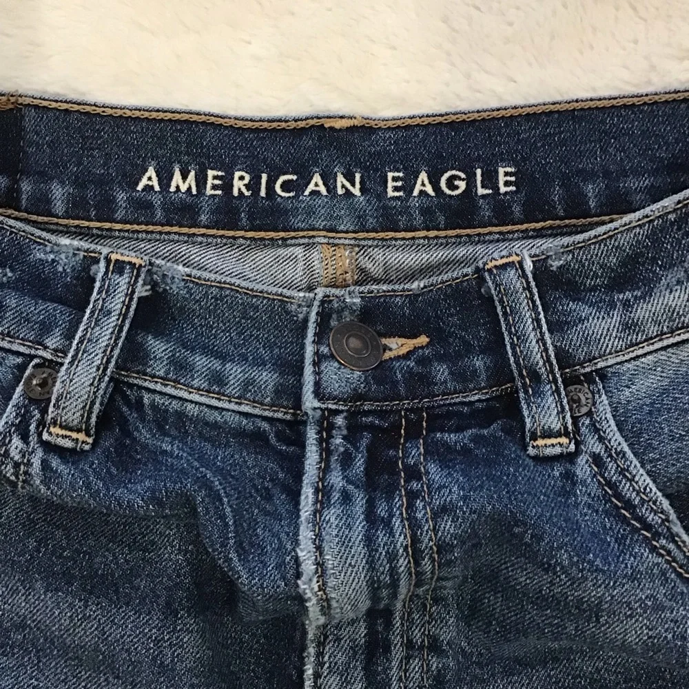 American Eagle 4 Highest Rise 90s Boyfriend Denim Shorts Women’s Distressed